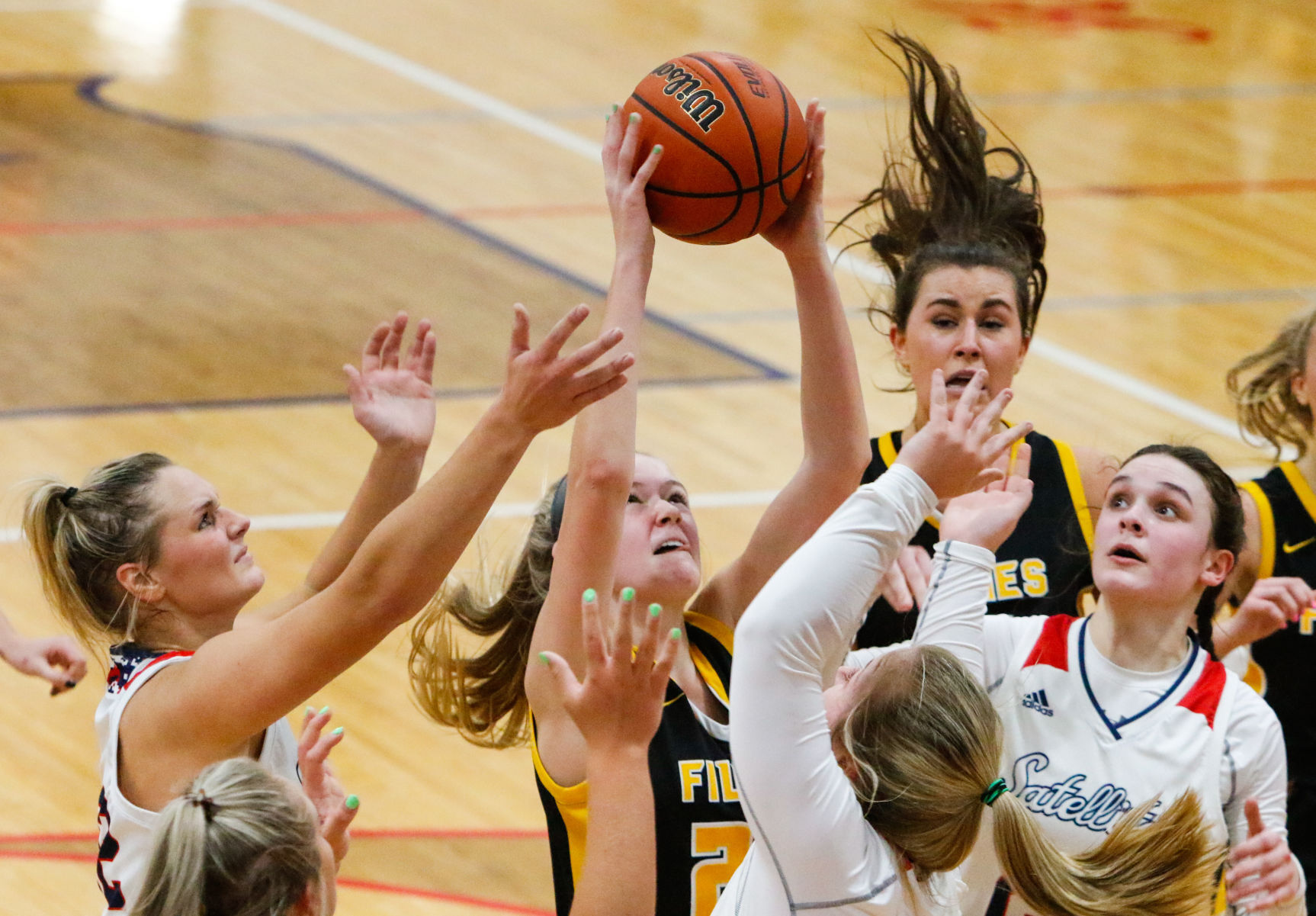 Girls PCC tournament final - Kouts vs. South Central